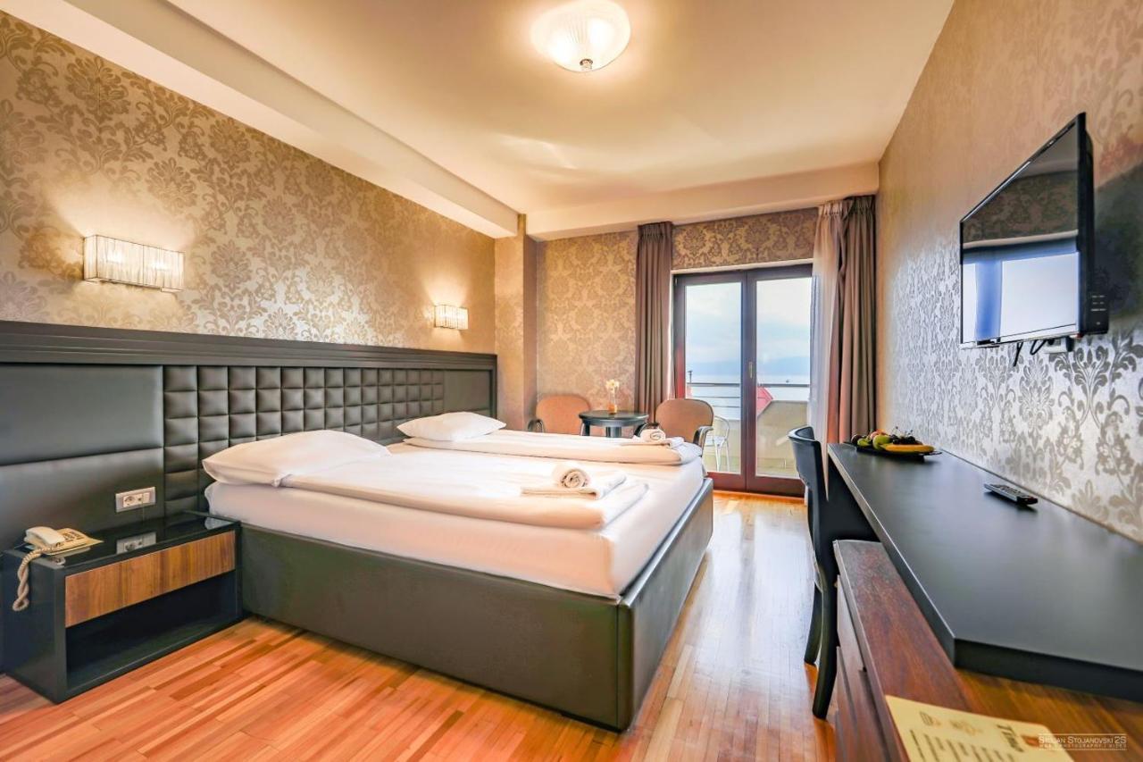 Double Room Lake View