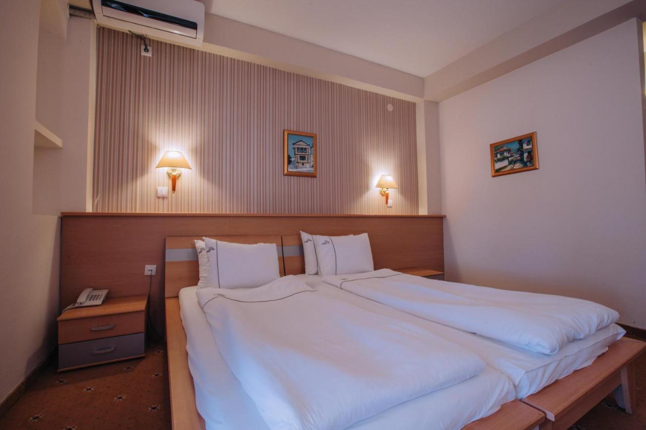 Twin Room with Mountain View