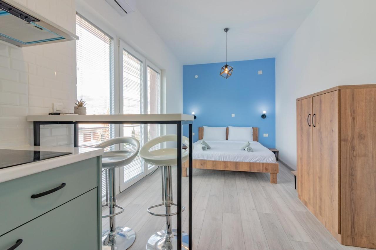 Studio with Balcony,1247196544:JPEG