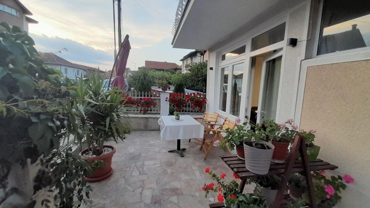 Apartment Garden View