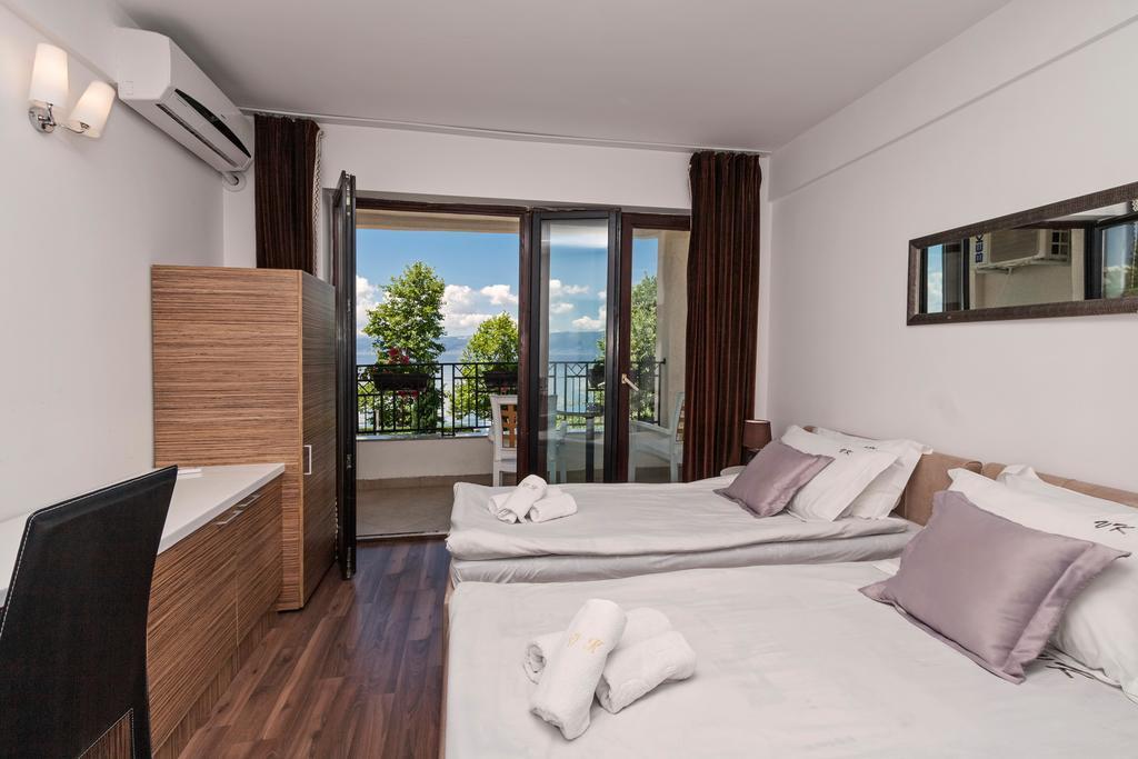 Double Room Lake View