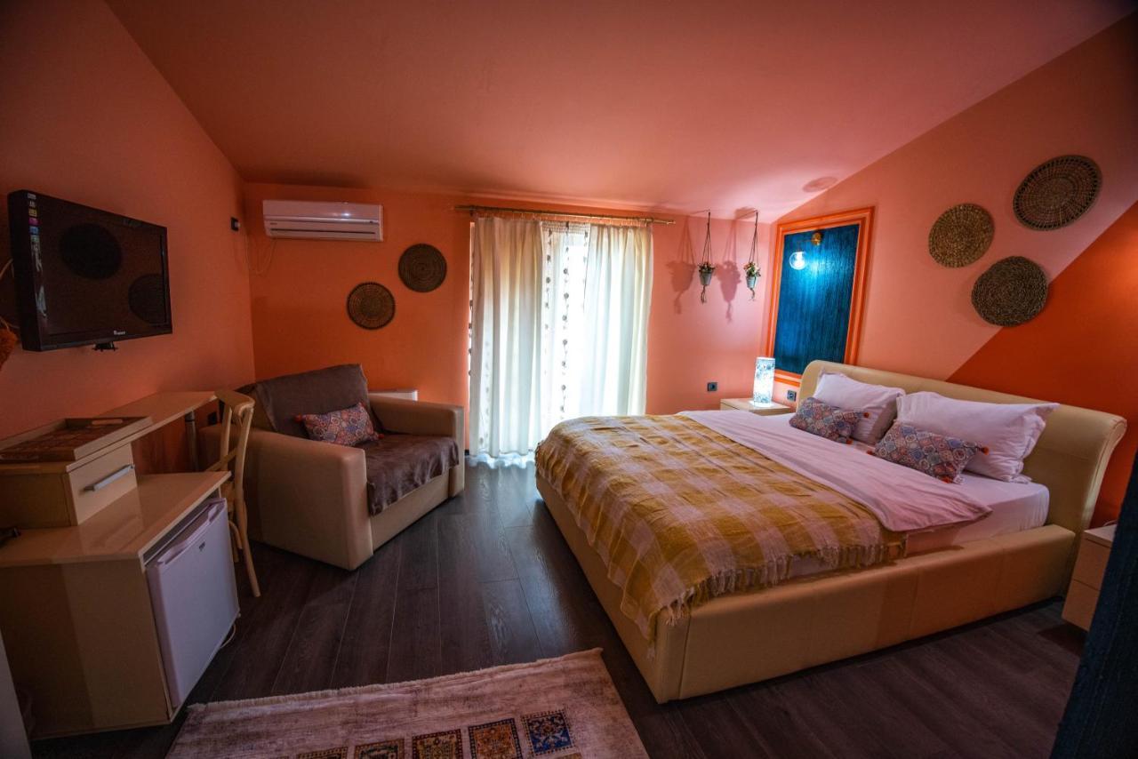 Double Room with Extra Bed (2 Adults + 1 Child),1365974249:JPEG