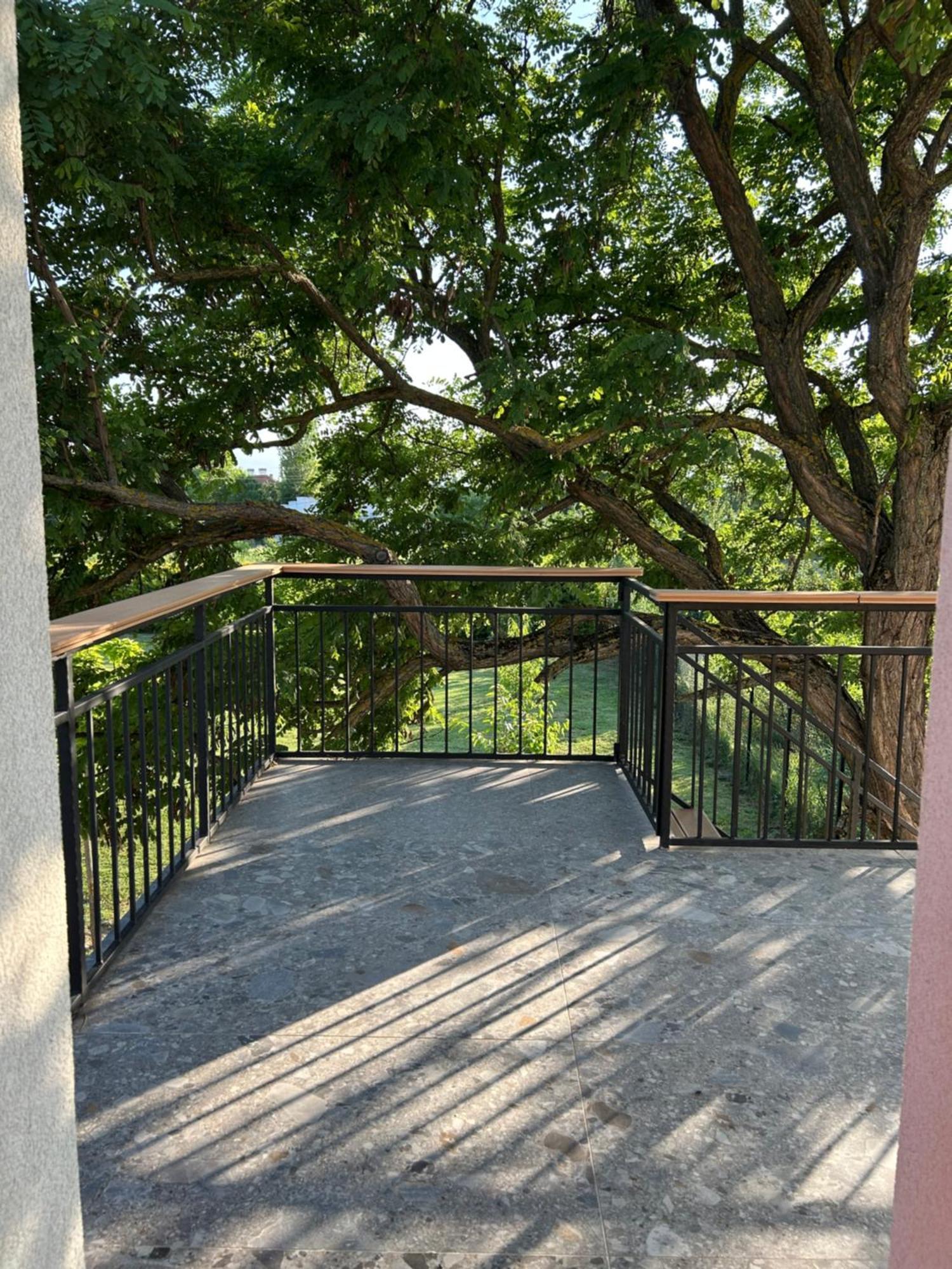 Studio Balcony