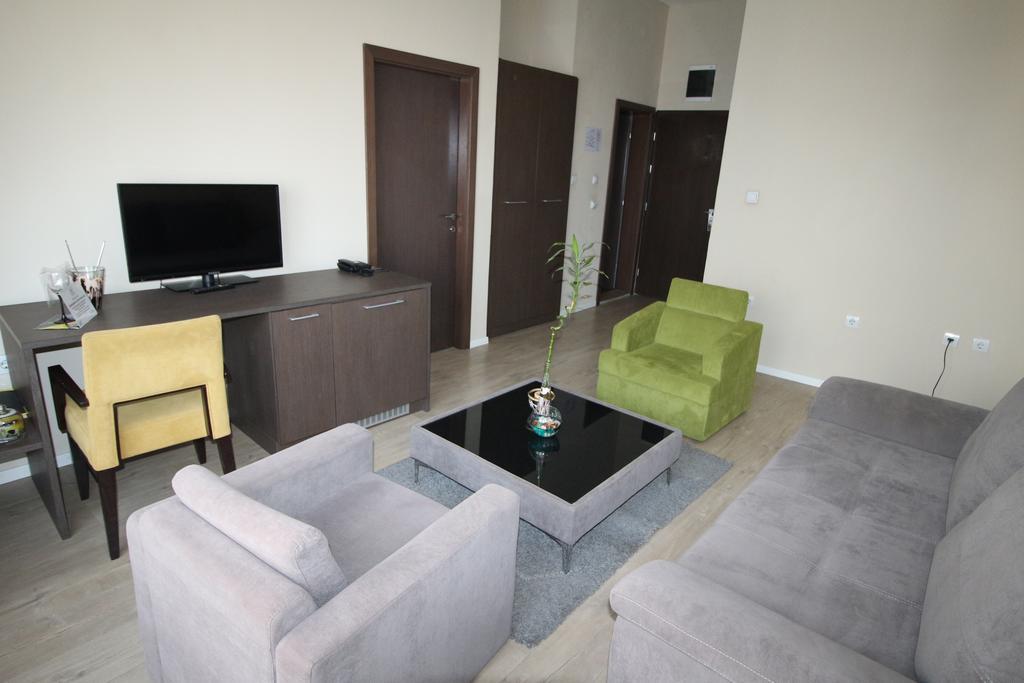 Premium Suite