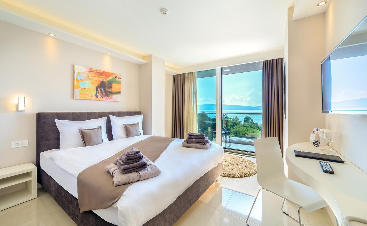 Double Room Lake View
