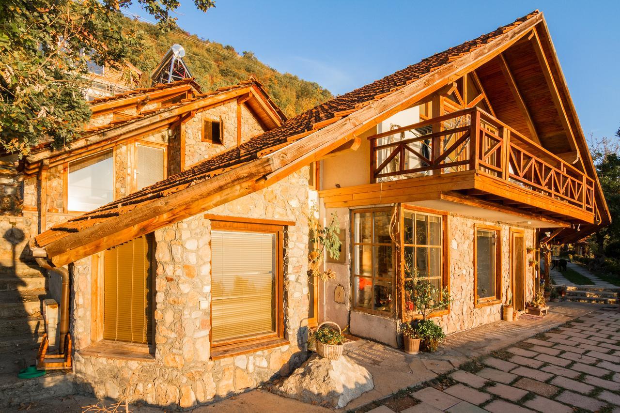 Basic Double Room with Balcony and Lake View,1685070731:JPEG