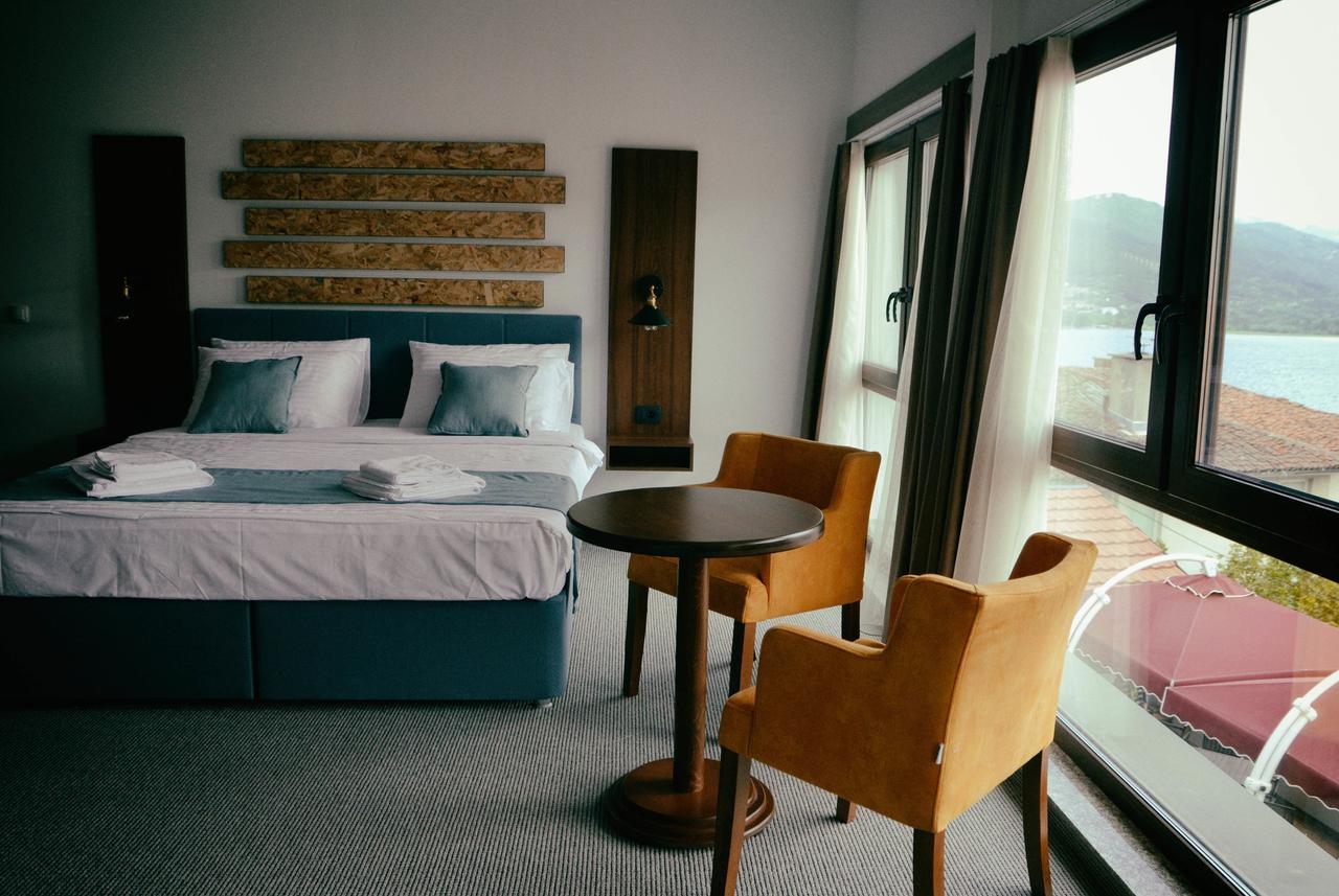 King Room Lake View,657586092:JPEG