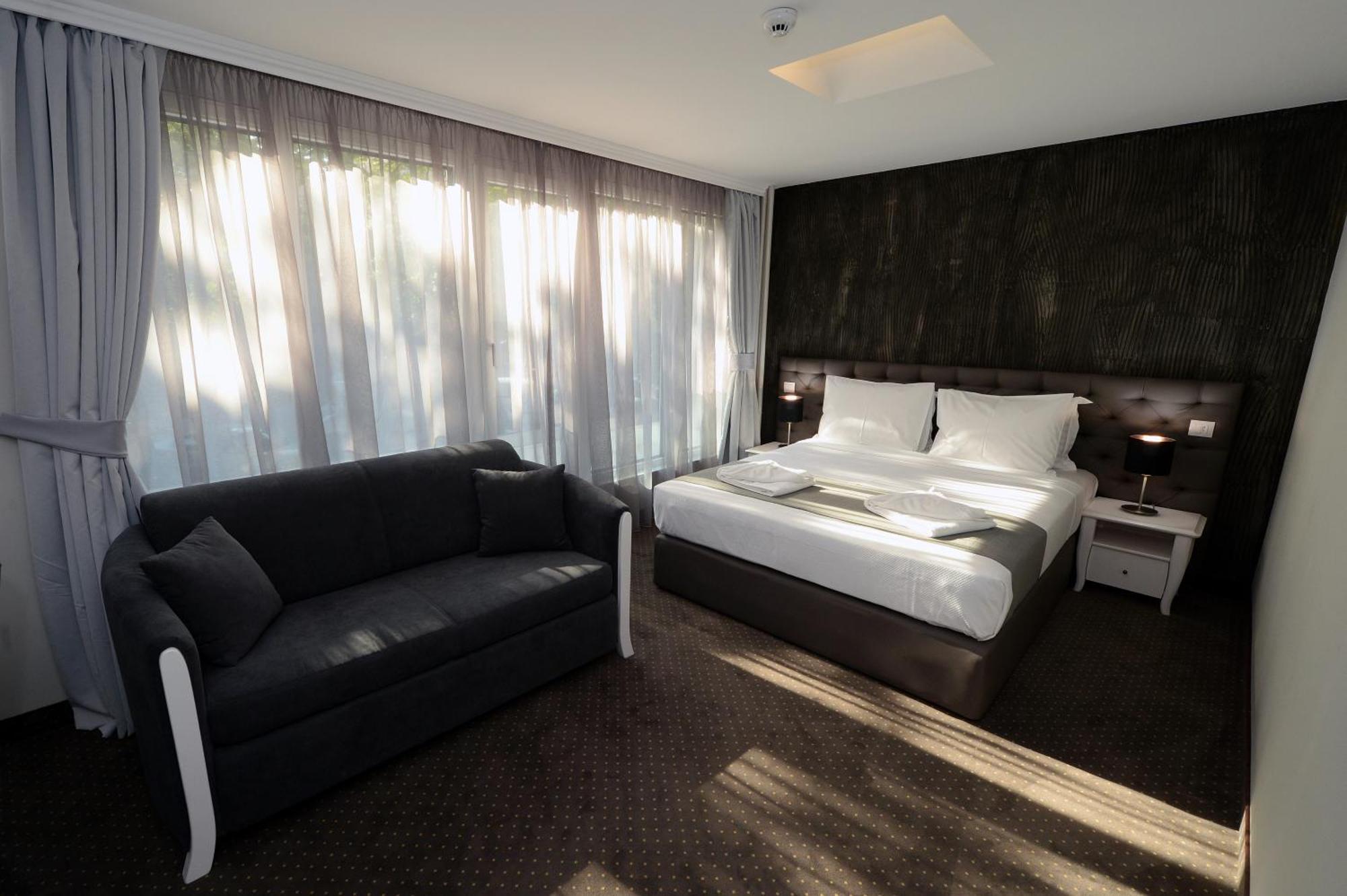 Deluxe Room with City View,774282781:JPEG