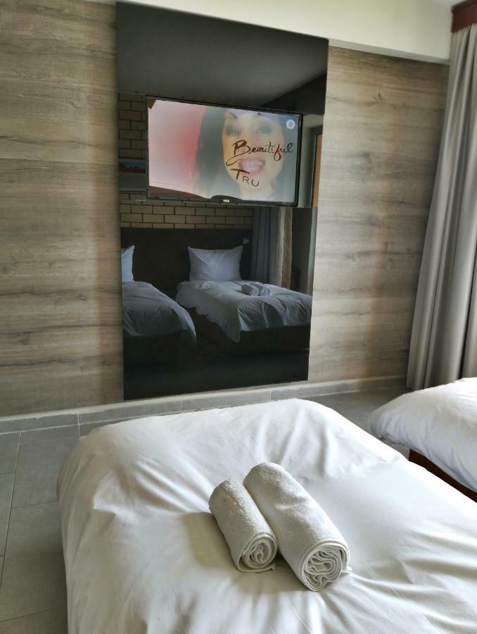 Double or Twin Room with Lake View