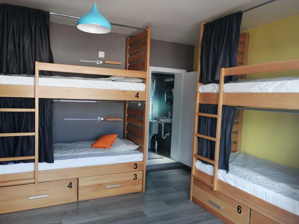 6-Bed Female Dormitory Room,811767696:JPEG