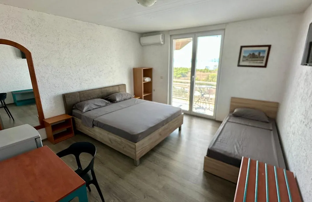 Villa Megdani B-1