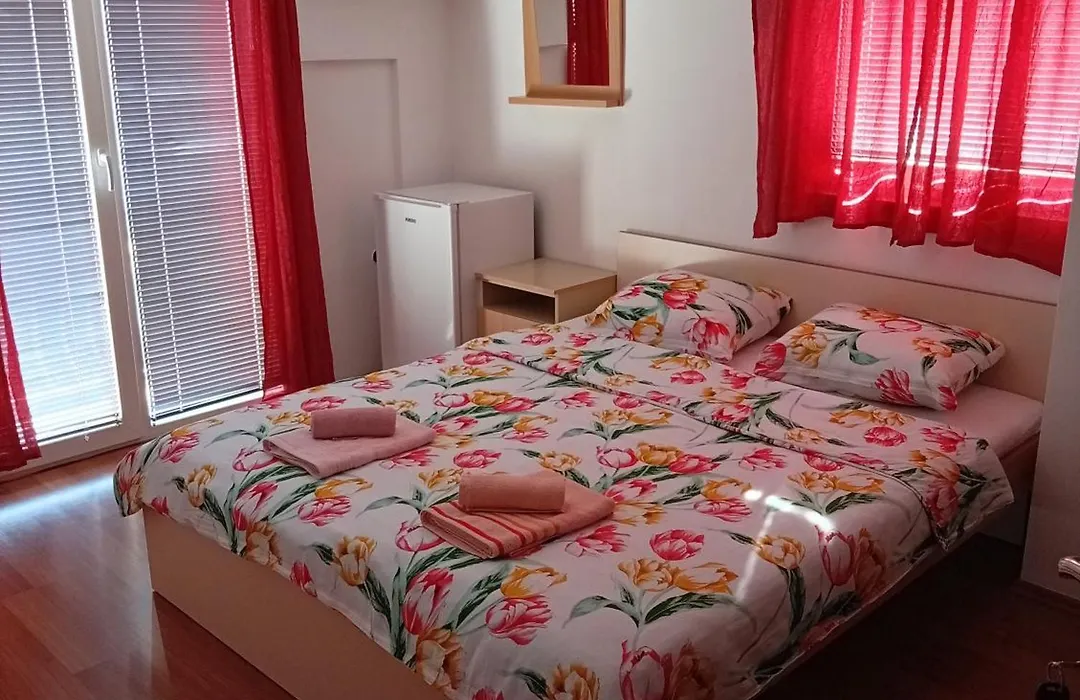 Mitko'S Guest House-1