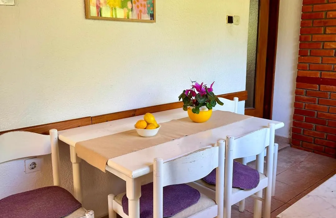 Villa Ella Apartments-1