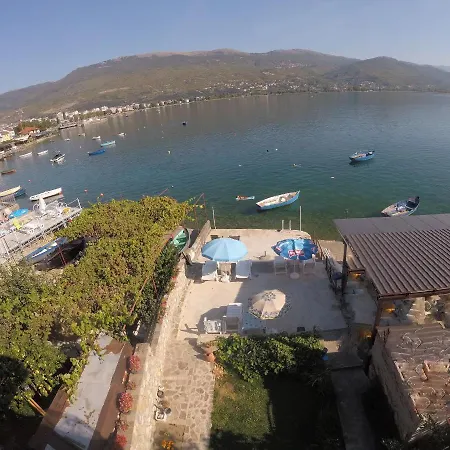 Beachfront Apartments Grunche-3