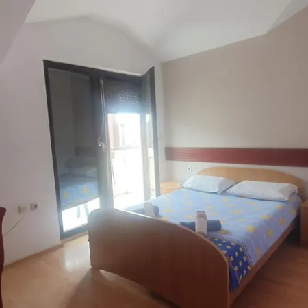 Ivanoski Studios And Guest Rooms-2