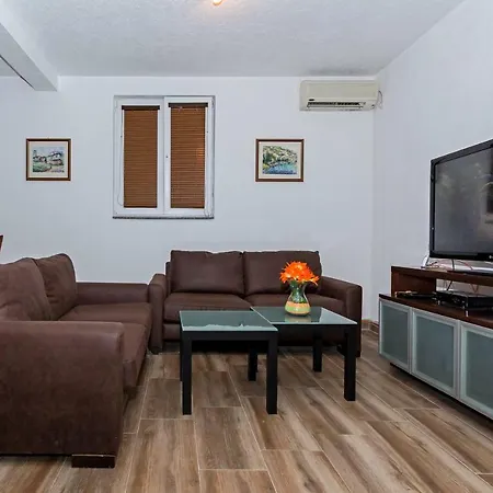 Upper Gate Apartments-3