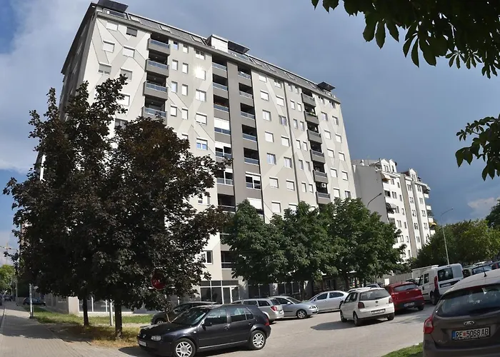 Skopje Vacation Rentals near Golden Glades