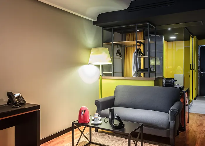 Skopje Dog Friendly Hotels near Macedonia Square